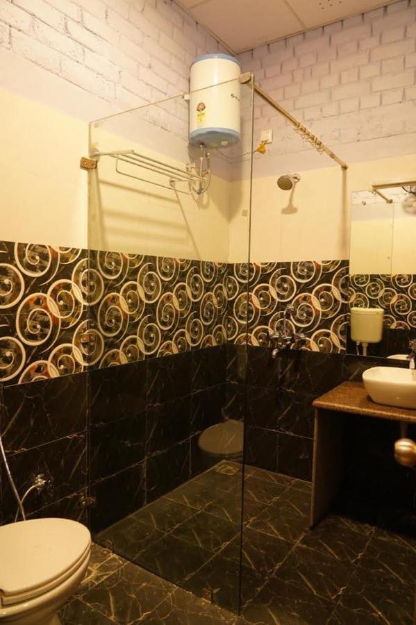 Brick Field Hotel Варанаси Екстериор снимка