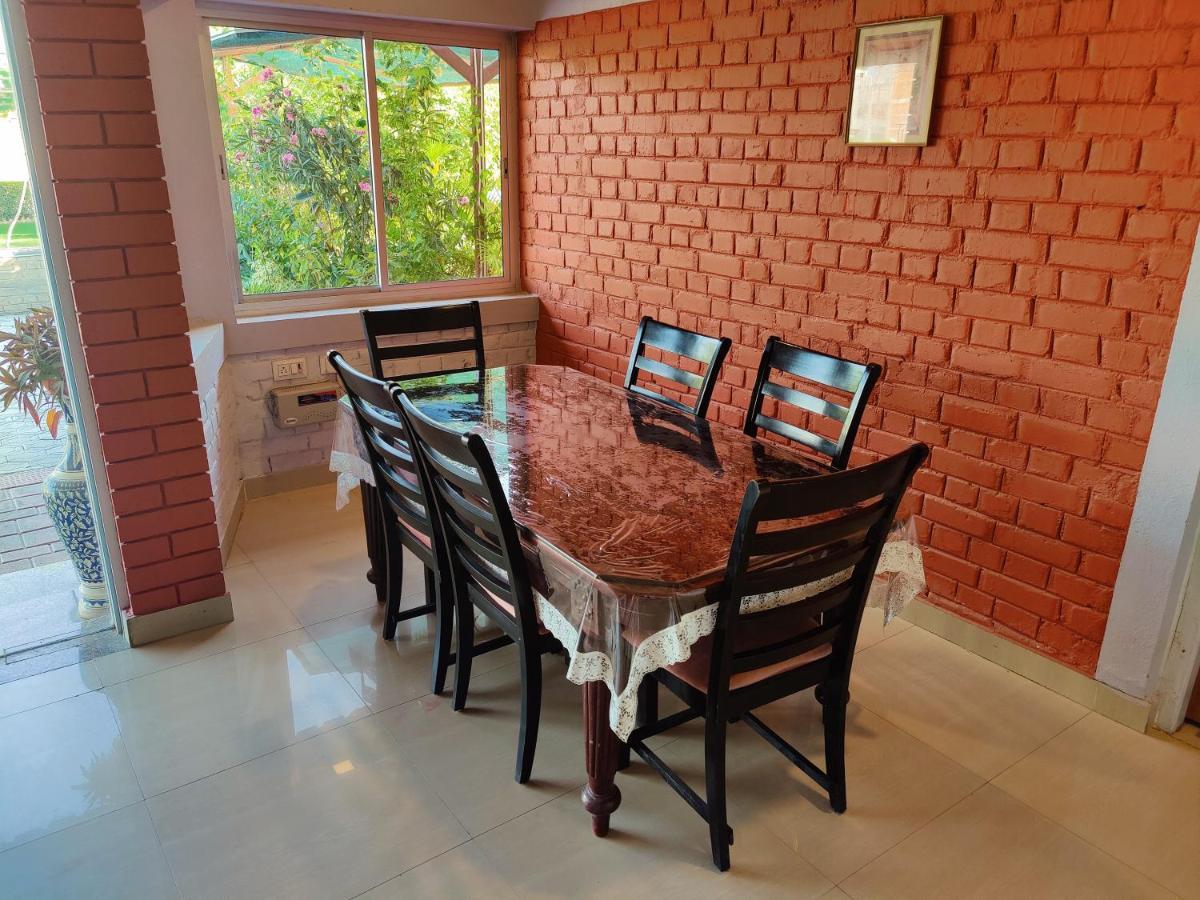 Brick Field Hotel Варанаси Екстериор снимка